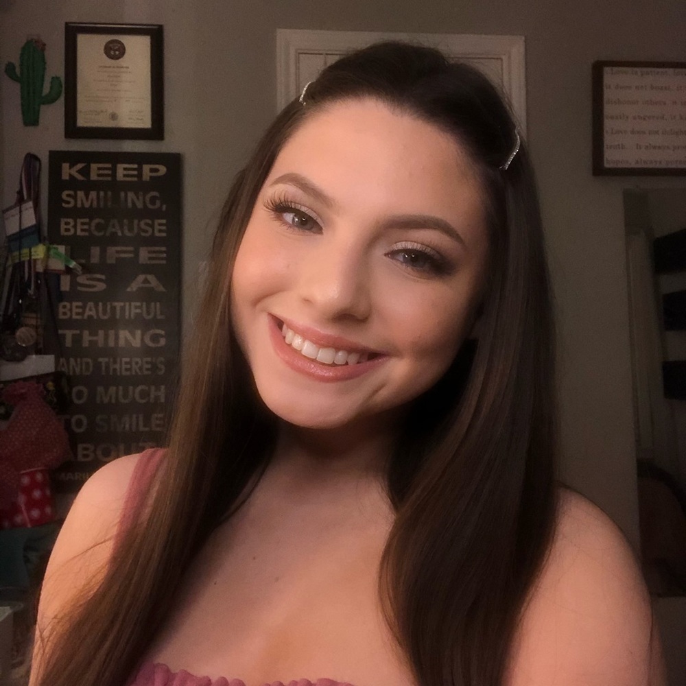 Meet your Posher, Elaina